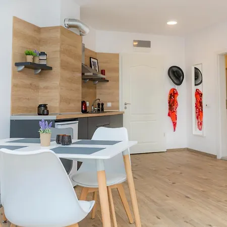 Aparthotel Primorsko شقة 4*