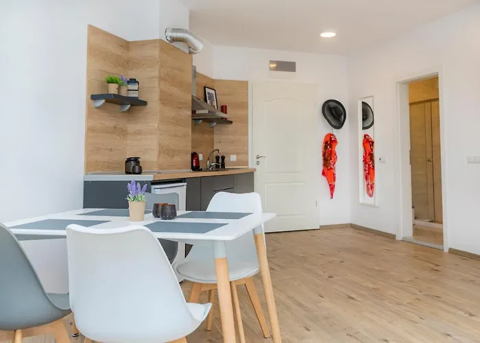 Aparthotel Primorsko Apartament 4*