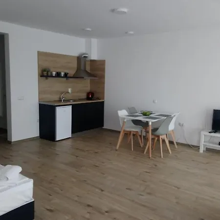 Апартамент Aparthotel Primorsko Приморско