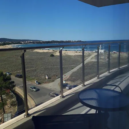 Aparthotel Primorsko 普里莫尔斯科