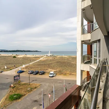 Апартамент Aparthotel Primorsko