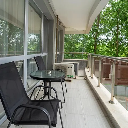 公寓 Aparthotel Primorsko 普里莫尔斯科