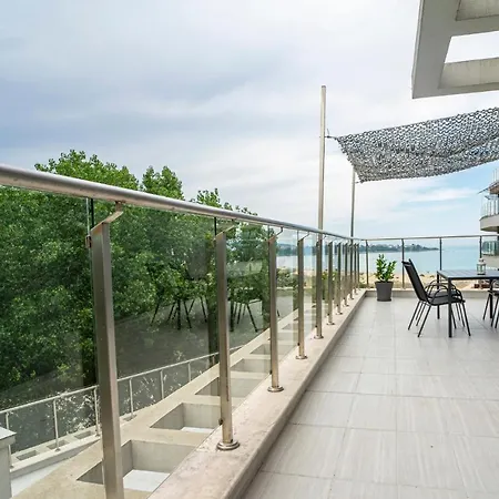 Aparthotel Primorsko Апартамент