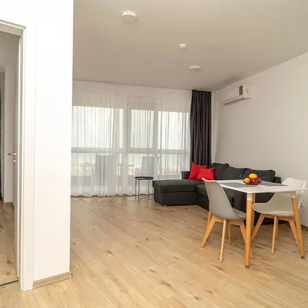 Aparthotel Primorsko Апартамент 2*