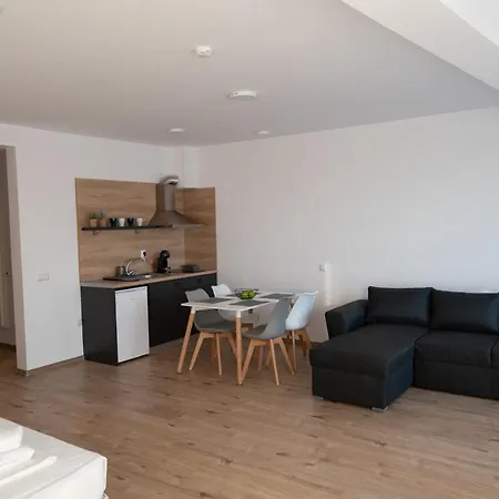 Aparthotel Primorsko Апартамент