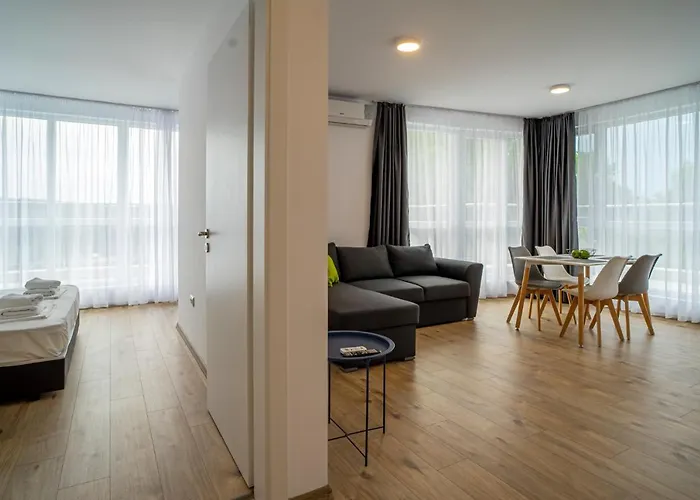 Aparthotel Primorsko Apartment 4*