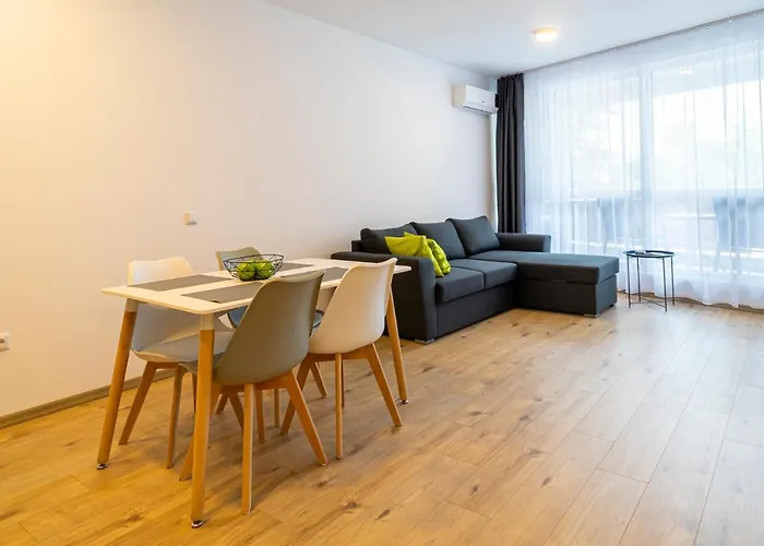 Aparthotel Primorsko Apartment 4*